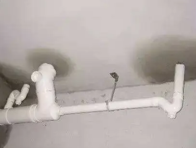 新巴尔虎左卫生间测漏水的几种情景