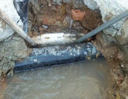 新巴尔虎左测漏水之水管漏水